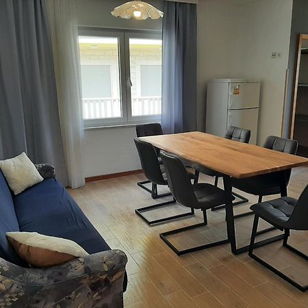 Apartments Tina أوميس الغرفة الصورة