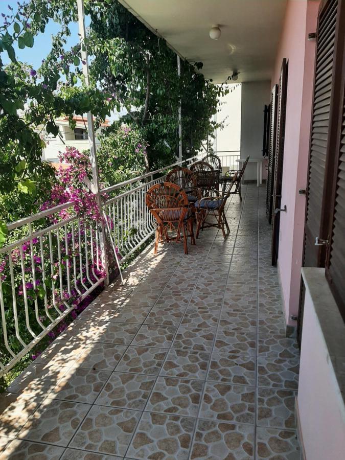 Apartments Tina أوميس المظهر الخارجي الصورة