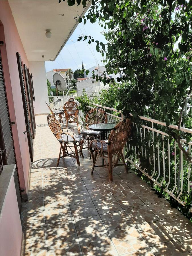 Apartments Tina أوميس المظهر الخارجي الصورة