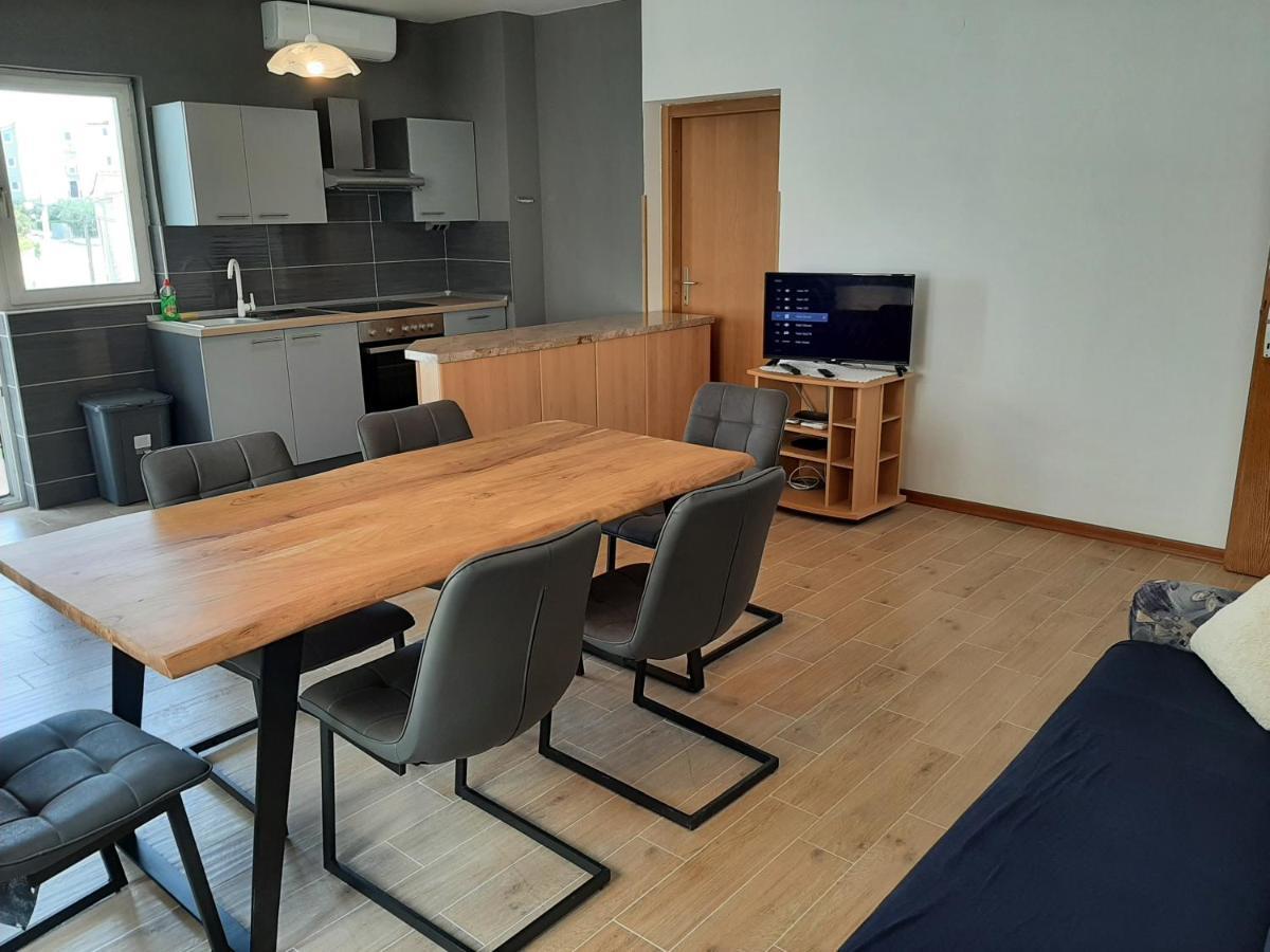 Apartments Tina أوميس المظهر الخارجي الصورة