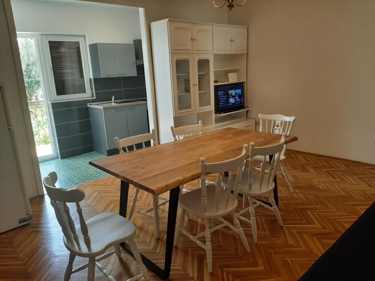 Apartments Tina أوميس المظهر الخارجي الصورة