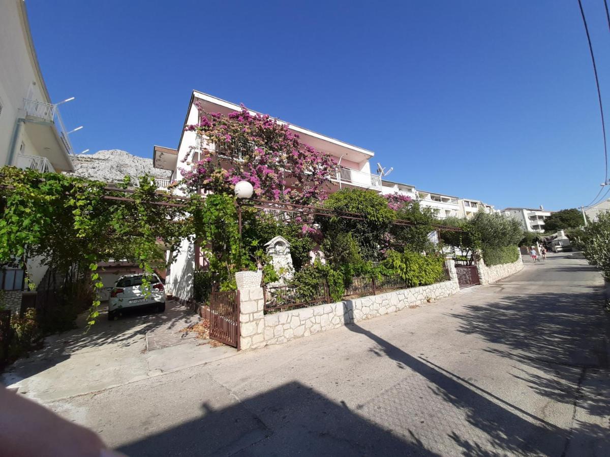 Apartments Tina أوميس المظهر الخارجي الصورة